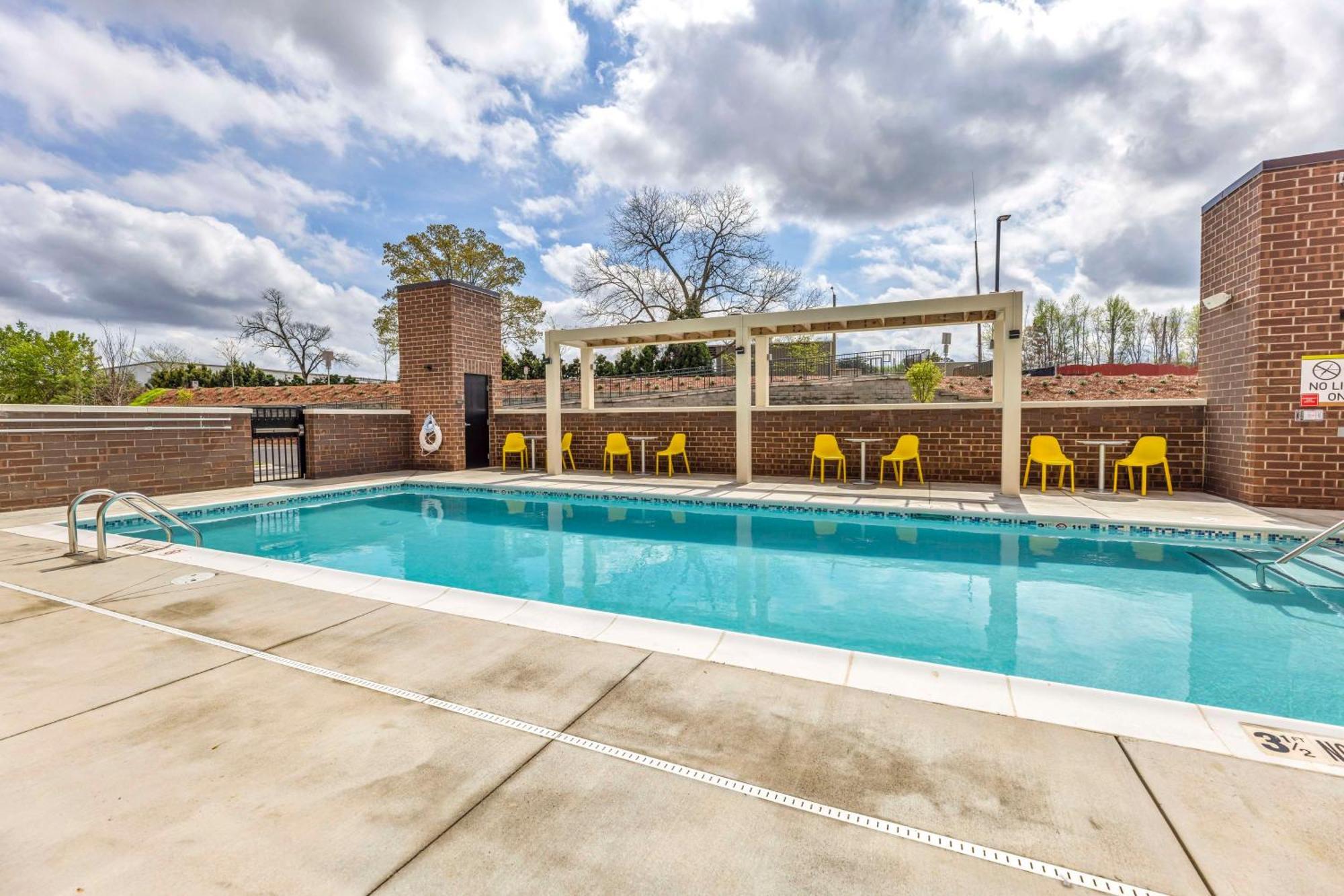 Home2 Suites By Hilton Raleigh West Lenovo Center Exterior foto